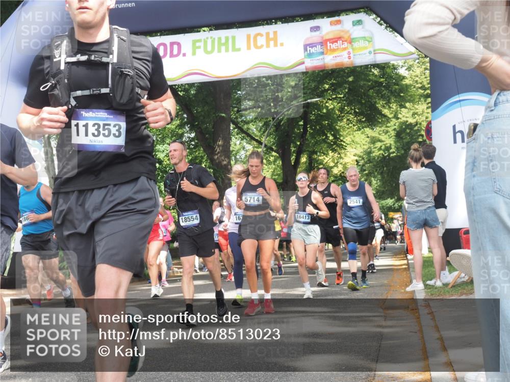 29.06.2025 - hella hamburg halbmarathon KatJ http://msf.ph/oto/8513023 29.06.2025 11:44:14 Zwischen KM18-KM19 1639, 2362, 2541, 4054, 4306, 5552, 5714, 7356 meine-sportfotos.de