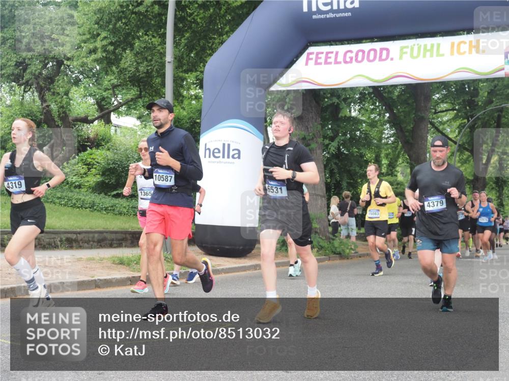 29.06.2025 - hella hamburg halbmarathon KatJ http://msf.ph/oto/8513032 29.06.2025 10:45:14 Zwischen KM18-KM19 4319, 4379, 6531, 8744 meine-sportfotos.de