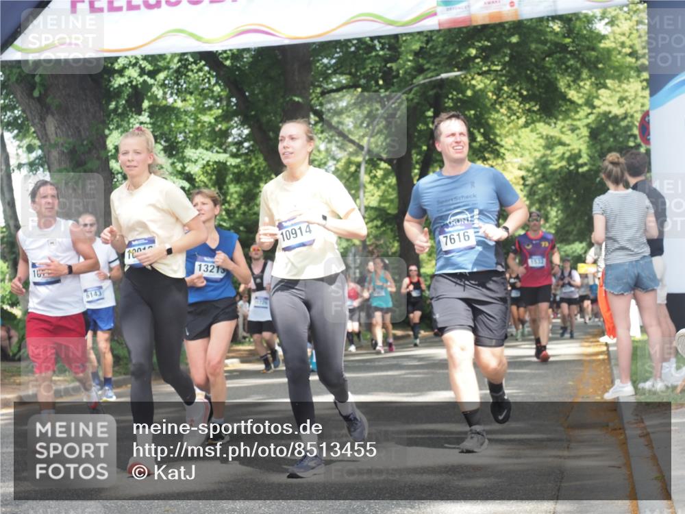 29.06.2025 - hella hamburg halbmarathon KatJ http://msf.ph/oto/8513455 29.06.2025 11:44:35 Zwischen KM18-KM19 2423, 2811, 4056, 5911, 6143, 7616, 7955 meine-sportfotos.de