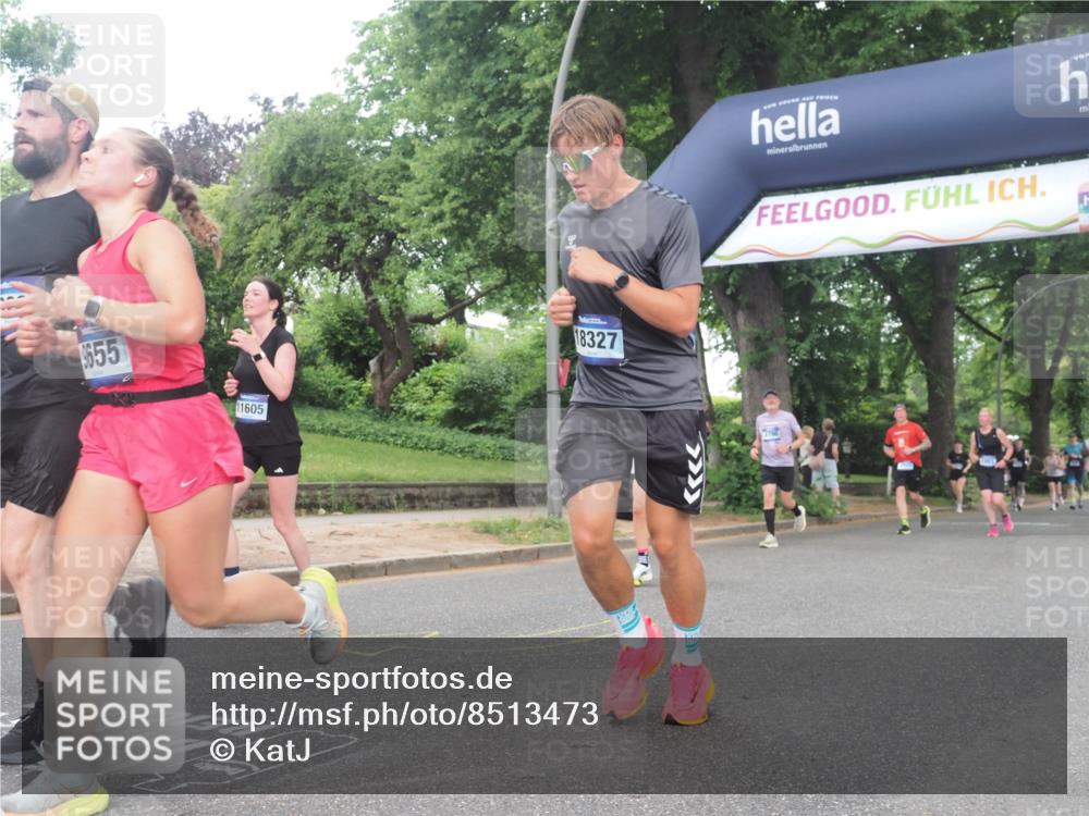 29.06.2025 - hella hamburg halbmarathon KatJ http://msf.ph/oto/8513473 29.06.2025 10:45:27 Zwischen KM18-KM19 1946, 1951, 2159, 7189 meine-sportfotos.de