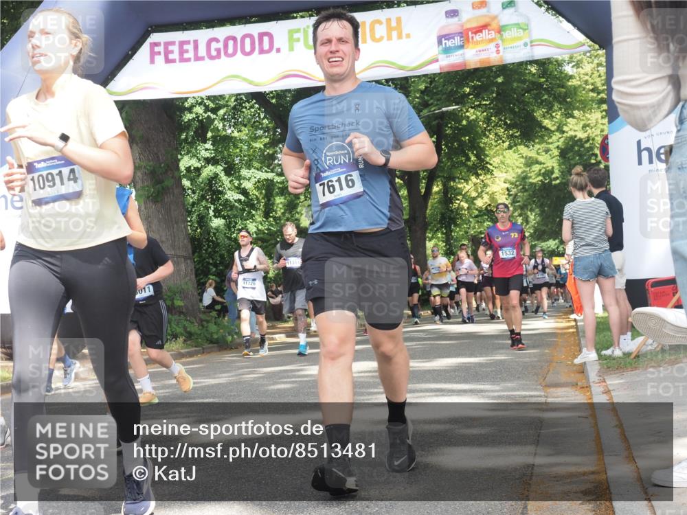 29.06.2025 - hella hamburg halbmarathon KatJ http://msf.ph/oto/8513481 29.06.2025 11:44:36 Zwischen KM18-KM19 1532, 2423, 2811, 4056, 6143, 7616, 7955 meine-sportfotos.de