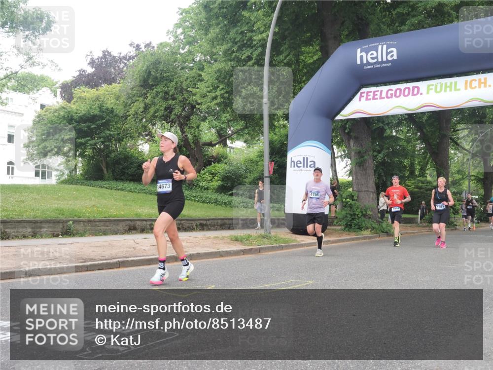 29.06.2025 - hella hamburg halbmarathon KatJ http://msf.ph/oto/8513487 29.06.2025 10:45:28 Zwischen KM18-KM19 1946, 1951, 2159, 4796, 7189 meine-sportfotos.de