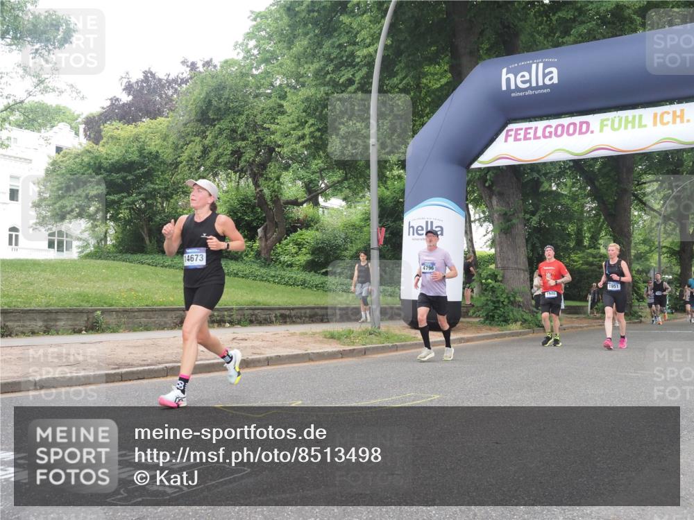 29.06.2025 - hella hamburg halbmarathon KatJ http://msf.ph/oto/8513498 29.06.2025 10:45:28 Zwischen KM18-KM19 1946, 1951, 2159, 4796, 7189 meine-sportfotos.de