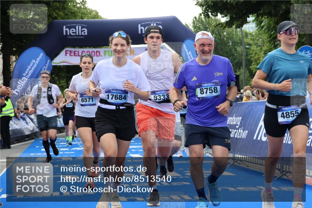 29.06.2025 - hella hamburg halbmarathon Strokosch-Dieckow http://msf.ph/oto/8513540 29.06.2025 11:43:20 Ziel 1394, 2031, 3130, 3307, 3428, 4855, 5913, 6571, 6806, 7589, 8021, 8539, 8758, 9331, 9333, 10083, 10145, 12227, 12391, 12935, 13195, 13601, 14096, 14517, 14608, 14851, 15562, 16860, 17684, 18258 meine-sportfotos.de
