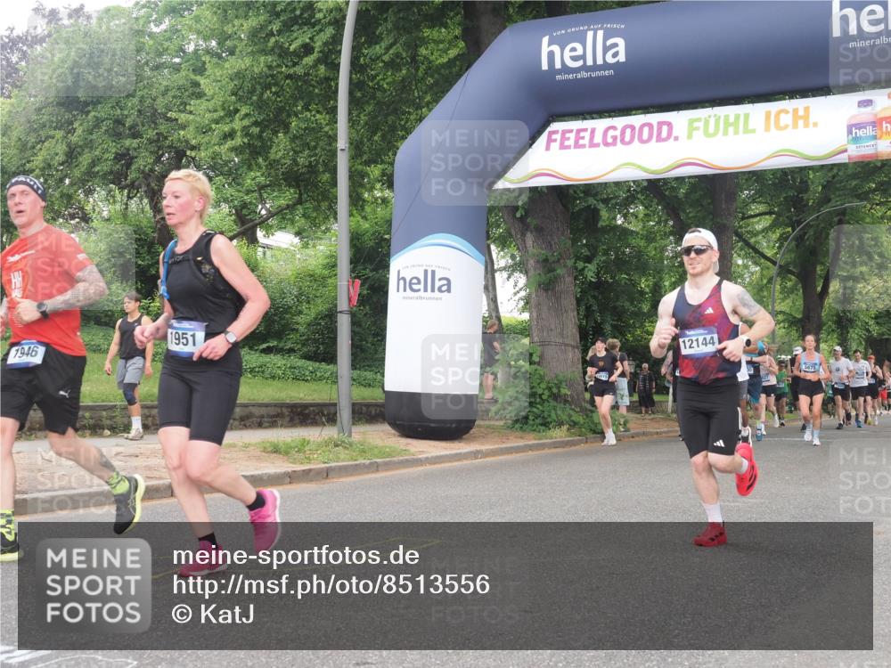 29.06.2025 - hella hamburg halbmarathon KatJ http://msf.ph/oto/8513556 29.06.2025 10:45:31 Zwischen KM18-KM19 1946, 1951, 2159, 4796, 7138 meine-sportfotos.de