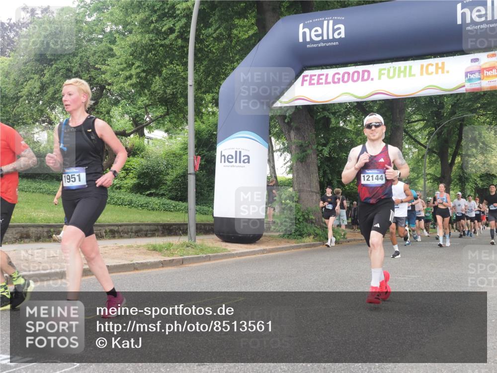29.06.2025 - hella hamburg halbmarathon KatJ http://msf.ph/oto/8513561 29.06.2025 10:45:31 Zwischen KM18-KM19 1946, 1951, 2159, 4796, 7138 meine-sportfotos.de