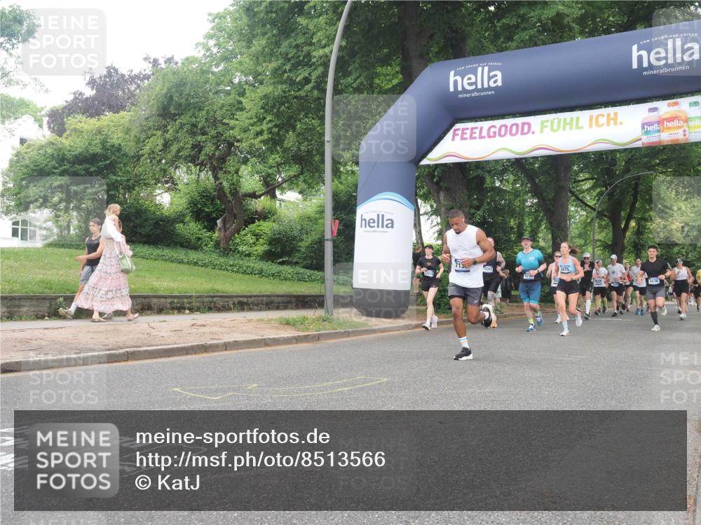 29.06.2025 - hella hamburg halbmarathon KatJ http://msf.ph/oto/8513566 29.06.2025 10:45:33 Zwischen KM18-KM19 1946, 1951, 2027, 4796, 5675, 6636, 7138 meine-sportfotos.de