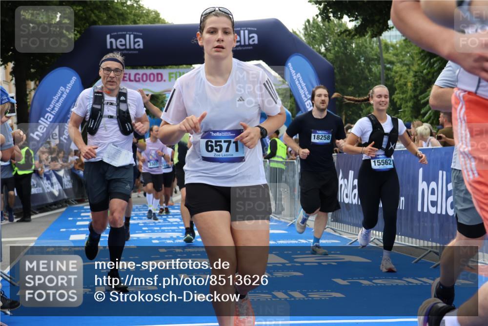 29.06.2025 - hella hamburg halbmarathon Strokosch-Dieckow http://msf.ph/oto/8513626 29.06.2025 11:43:22 Ziel 1394, 2031, 3130, 3307, 3428, 4855, 6571, 6806, 7118, 7552, 7589, 8021, 8300, 8301, 8758, 9331, 9333, 10083, 10145, 12227, 12391, 13195, 13601, 14608, 14851, 15562, 15815, 17684, 18258 meine-sportfotos.de