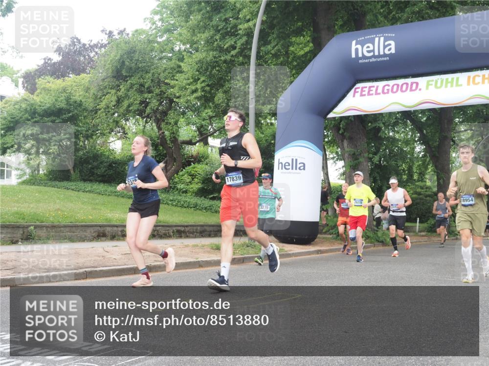 29.06.2025 - hella hamburg halbmarathon KatJ http://msf.ph/oto/8513880 29.06.2025 10:45:45 Zwischen KM18-KM19 2348, 2584, 2619, 2677, 2759, 2855, 3114, 4550, 6860, 8392 meine-sportfotos.de