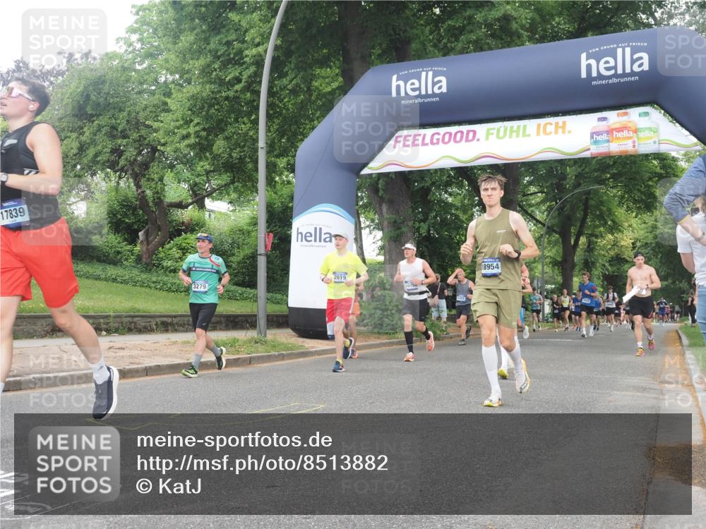 29.06.2025 - hella hamburg halbmarathon KatJ http://msf.ph/oto/8513882 29.06.2025 10:45:46 Zwischen KM18-KM19 2348, 2619, 2677, 3279, 6860, 8392 meine-sportfotos.de
