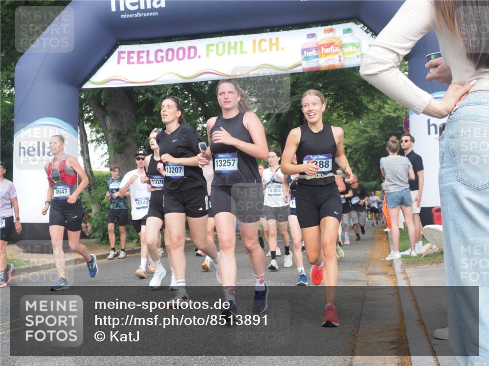 29.06.2025 - hella hamburg halbmarathon KatJ http://msf.ph/oto/8513891 29.06.2025 11:44:56 Zwischen KM18-KM19 1345, 1626, 3388, 5534, 6947, 6996, 7393, 7394, 8748 meine-sportfotos.de