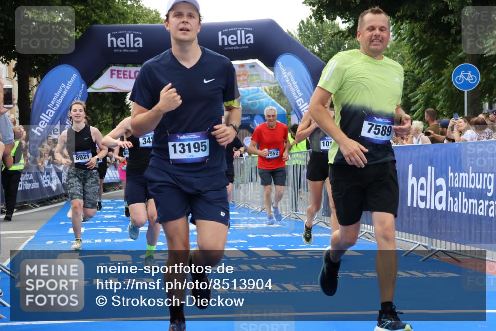 29.06.2025 - hella hamburg halbmarathon Strokosch-Dieckow http://msf.ph/oto/8513904 29.06.2025 11:43:24 Ziel 2031, 3307, 3428, 4855, 6571, 7118, 7119, 7552, 7589, 7984, 8021, 8300, 8301, 8758, 8865, 8866, 9331, 9333, 10145, 11207, 12227, 12298, 12391, 13195, 13330, 13601, 14608, 14851, 15562, 15815, 17684, 18258 meine-sportfotos.de