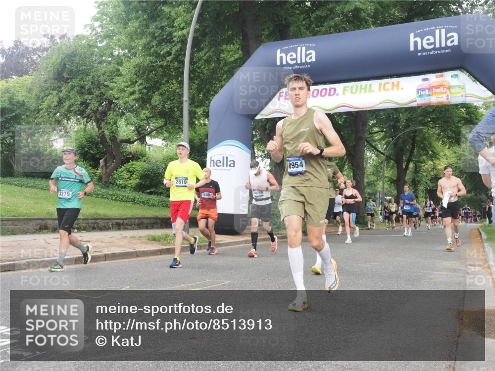 29.06.2025 - hella hamburg halbmarathon KatJ http://msf.ph/oto/8513913 29.06.2025 10:45:47 Zwischen KM18-KM19 2348, 2619, 2677, 3279 meine-sportfotos.de