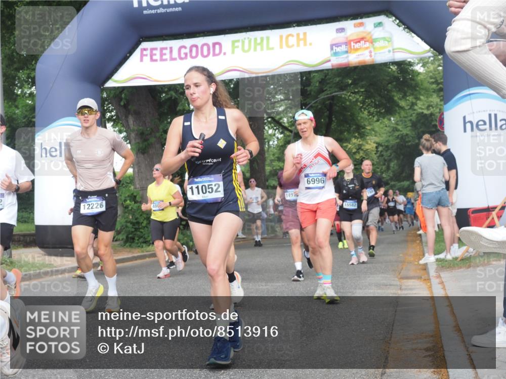29.06.2025 - hella hamburg halbmarathon KatJ http://msf.ph/oto/8513916 29.06.2025 11:44:57 Zwischen KM18-KM19 1345, 3388, 5534, 6947, 6996, 7393, 7394, 8748 meine-sportfotos.de