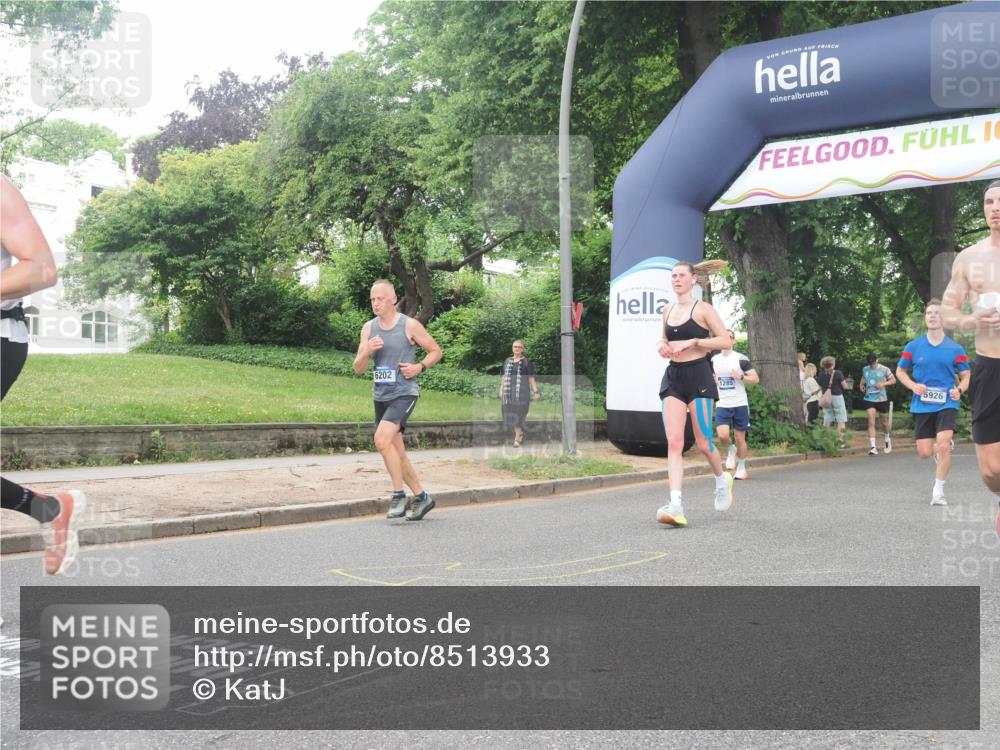 29.06.2025 - hella hamburg halbmarathon KatJ http://msf.ph/oto/8513933 29.06.2025 10:45:49 Zwischen KM18-KM19 2348, 2619, 3279, 5926, 6202 meine-sportfotos.de
