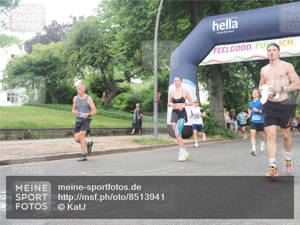 29.06.2025 - hella hamburg halbmarathon KatJ http://msf.ph/oto/8513941 29.06.2025 10:45:50 Zwischen KM18-KM19 2348, 2619, 3279, 5926, 6202 meine-sportfotos.de