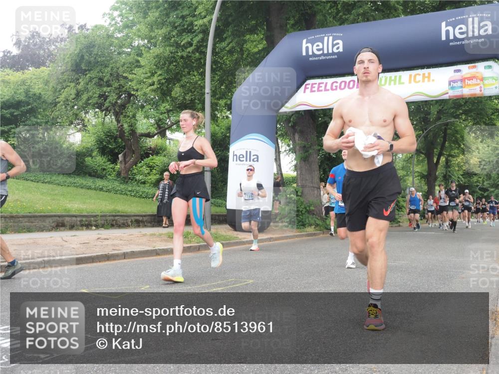 29.06.2025 - hella hamburg halbmarathon KatJ http://msf.ph/oto/8513961 29.06.2025 10:45:50 Zwischen KM18-KM19 2348, 2619, 3279, 5926, 6202 meine-sportfotos.de
