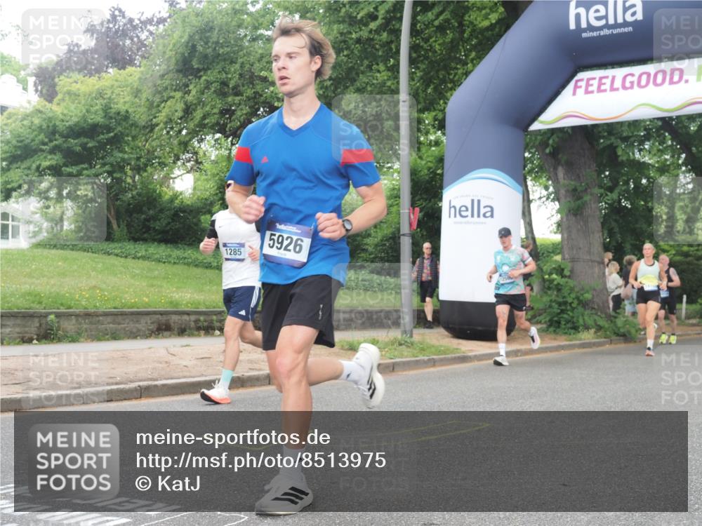 29.06.2025 - hella hamburg halbmarathon KatJ http://msf.ph/oto/8513975 29.06.2025 10:45:52 Zwischen KM18-KM19 1285, 2619, 3279, 5926, 6202 meine-sportfotos.de