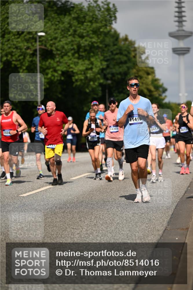29.06.2025 - hella hamburg halbmarathon Dr. Thomas Lammeyer http://msf.ph/oto/8514016 29.06.2025 10:02:11 Kennedybrücke 1034, 1179, 1815, 2029, 2070, 2417, 2636, 2711, 3041, 3114, 3251, 3819, 4814, 4903, 5093, 5259, 5305, 5378, 5721, 5775, 5894, 6164, 6272, 6580, 6754, 6897, 7065, 7409, 7509, 7856, 7896, 8311, 8449, 8508, 8590, 8825, 9012, 9057, 9065, 9562, 9656, 9835, 10084, 11208, 11214, 11217, 11310, 11416 meine-sportfotos.de
