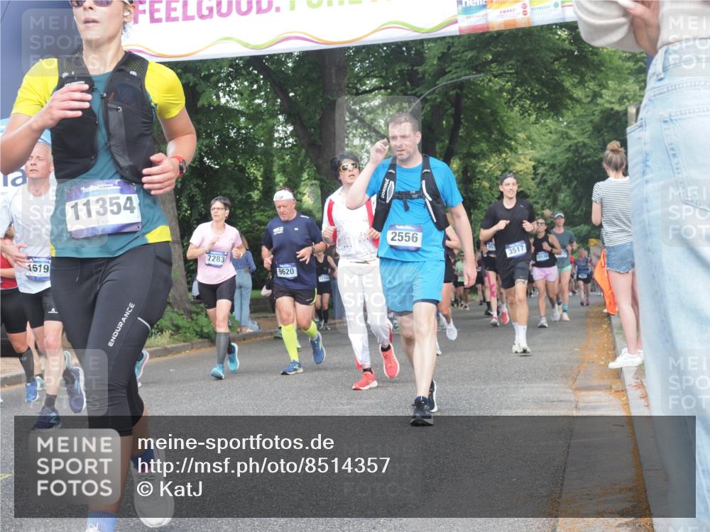 29.06.2025 - hella hamburg halbmarathon KatJ http://msf.ph/oto/8514357 29.06.2025 11:45:19 Zwischen KM18-KM19 1073, 1100, 2556, 3517, 3645, 4820, 5108, 5700, 6727, 7283, 8551 meine-sportfotos.de