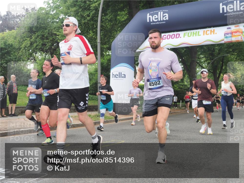 29.06.2025 - hella hamburg halbmarathon KatJ http://msf.ph/oto/8514396 29.06.2025 10:46:08 Zwischen KM18-KM19 3181, 3425, 3983, 4502, 6208, 6997, 7287, 8089 meine-sportfotos.de