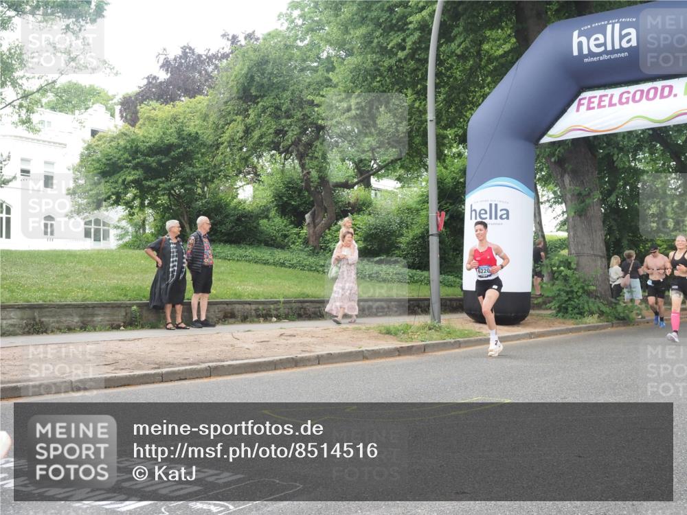 29.06.2025 - hella hamburg halbmarathon KatJ http://msf.ph/oto/8514516 29.06.2025 10:46:12 Zwischen KM18-KM19 3425, 3983, 4502, 6997, 7065, 8585 meine-sportfotos.de
