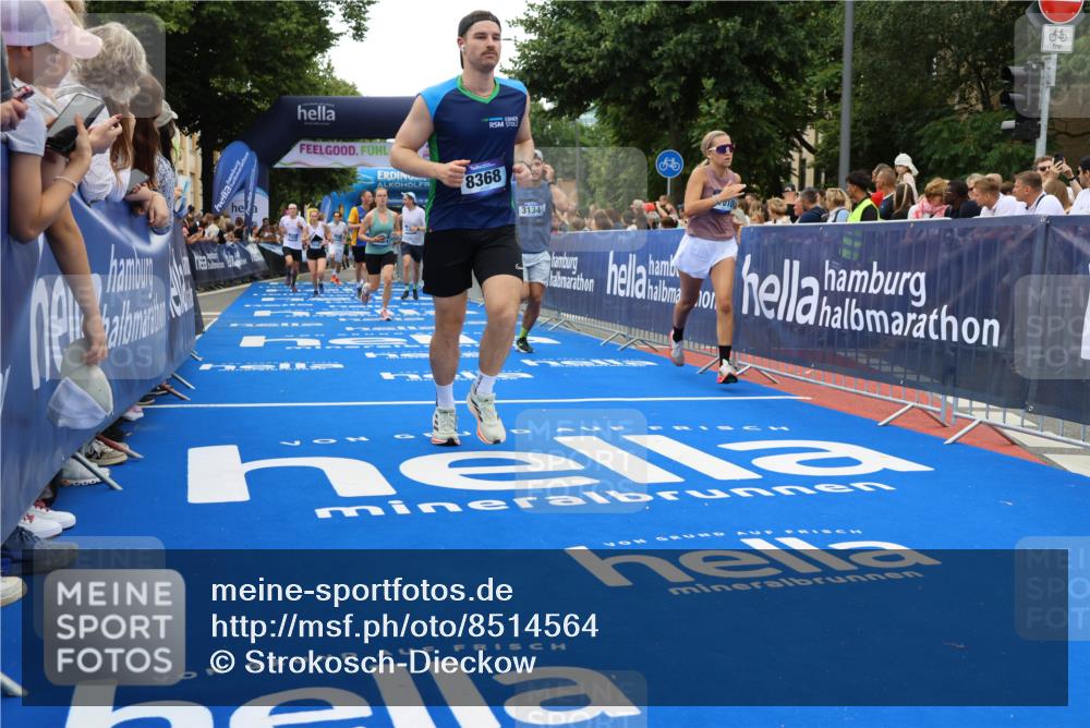 29.06.2025 - hella hamburg halbmarathon Strokosch-Dieckow http://msf.ph/oto/8514564 29.06.2025 11:17:48 Ziel 1204, 1456, 2405, 3134, 3343, 3733, 6275, 6308, 6345, 6948, 7452, 8128, 8368, 8484, 9208, 10224, 11995, 12696, 14245, 14307, 16196, 17010, 17581, 17850, 18505, 19014 meine-sportfotos.de