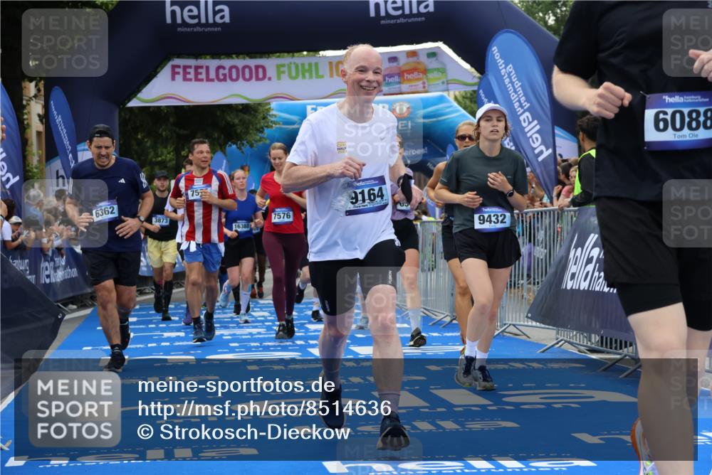 29.06.2025 - hella hamburg halbmarathon Strokosch-Dieckow http://msf.ph/oto/8514636 29.06.2025 11:43:37 Ziel 1118, 2534, 2572, 3432, 3873, 6088, 6343, 6362, 6616, 7119, 7575, 7576, 7984, 8865, 8866, 9164, 9432, 10714, 11207, 11621, 12298, 13330, 13406, 16388, 17267 meine-sportfotos.de