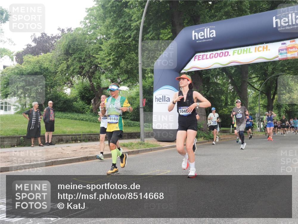 29.06.2025 - hella hamburg halbmarathon KatJ http://msf.ph/oto/8514668 29.06.2025 10:46:19 Zwischen KM18-KM19 2780, 4986, 6220, 8030 meine-sportfotos.de