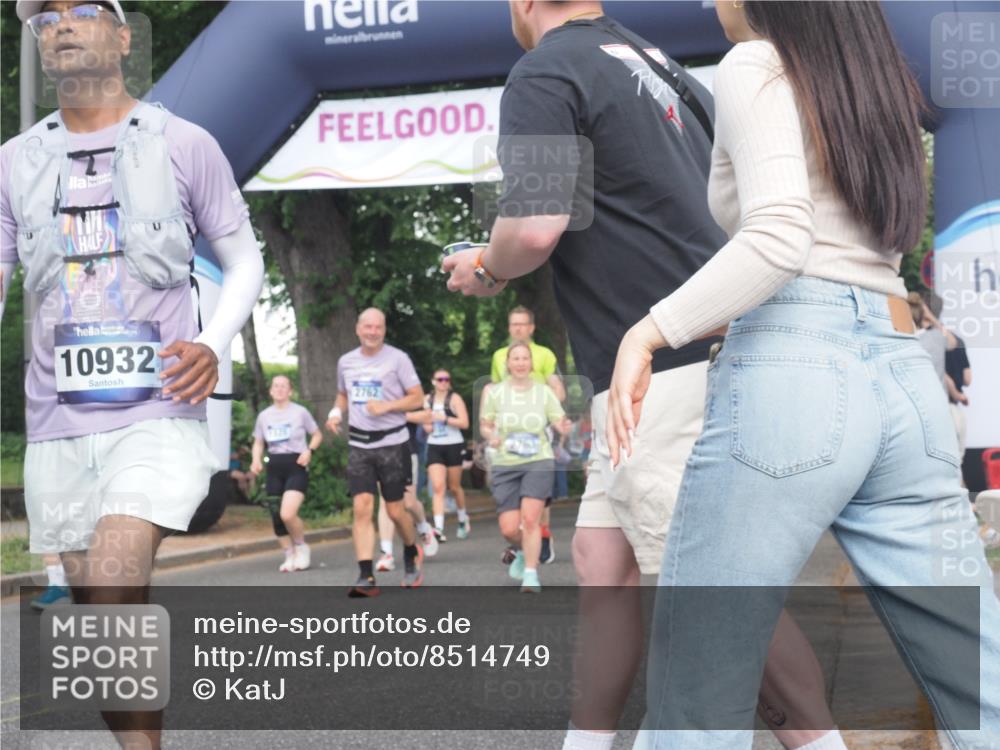 29.06.2025 - hella hamburg halbmarathon KatJ http://msf.ph/oto/8514749 29.06.2025 11:45:40 Zwischen KM18-KM19 1525, 2762, 2763, 3954, 4182, 4239, 5057, 5159, 5854, 6150, 6985, 6989, 7670, 7818, 8047, 8750 meine-sportfotos.de