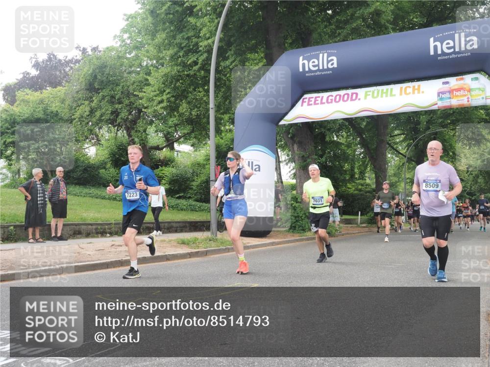 29.06.2025 - hella hamburg halbmarathon KatJ http://msf.ph/oto/8514793 29.06.2025 10:46:23 Zwischen KM18-KM19 4986, 7031, 7223, 7824, 8030, 8509 meine-sportfotos.de