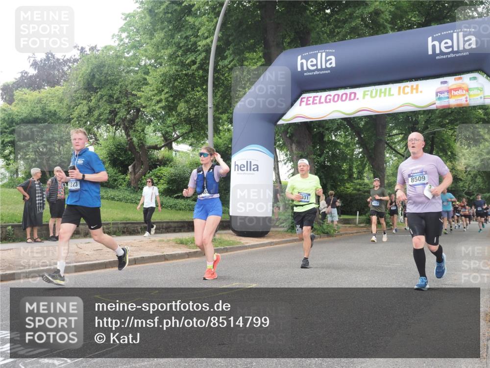 29.06.2025 - hella hamburg halbmarathon KatJ http://msf.ph/oto/8514799 29.06.2025 10:46:23 Zwischen KM18-KM19 4986, 7031, 7223, 7824, 8030, 8509 meine-sportfotos.de
