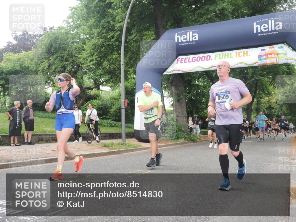 29.06.2025 - hella hamburg halbmarathon KatJ http://msf.ph/oto/8514830 29.06.2025 10:46:24 Zwischen KM18-KM19 4986, 7031, 7223, 7824, 8030, 8509 meine-sportfotos.de