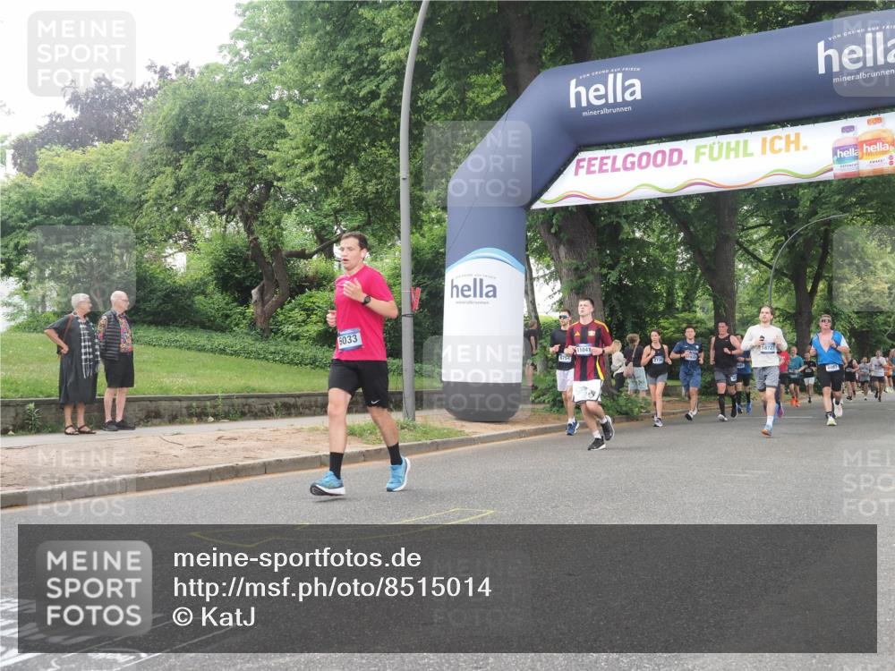 29.06.2025 - hella hamburg halbmarathon KatJ http://msf.ph/oto/8515014 29.06.2025 10:46:34 Zwischen KM18-KM19 4238, 6033, 6438, 6754, 8326 meine-sportfotos.de