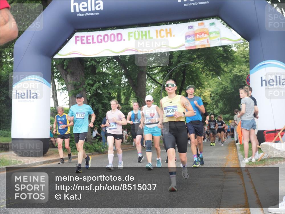 29.06.2025 - hella hamburg halbmarathon KatJ http://msf.ph/oto/8515037 29.06.2025 11:45:51 Zwischen KM18-KM19 1738, 1822, 2500, 2555 meine-sportfotos.de