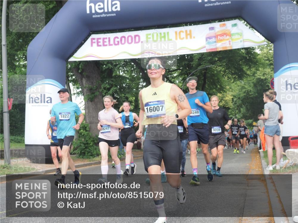 29.06.2025 - hella hamburg halbmarathon KatJ http://msf.ph/oto/8515079 29.06.2025 11:45:52 Zwischen KM18-KM19 1738, 1822, 2500, 2555 meine-sportfotos.de