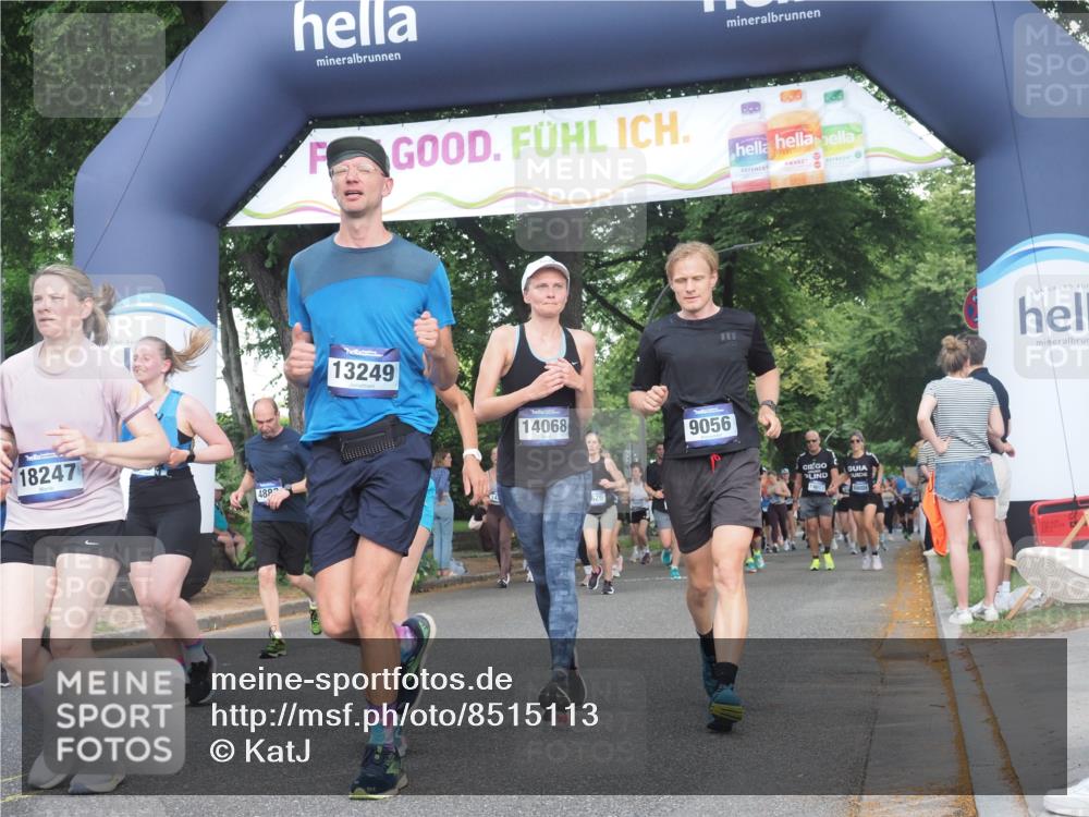 29.06.2025 - hella hamburg halbmarathon KatJ http://msf.ph/oto/8515113 29.06.2025 11:45:53 Zwischen KM18-KM19 1738, 1822, 1888, 2500, 4883 meine-sportfotos.de