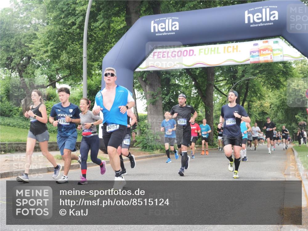 29.06.2025 - hella hamburg halbmarathon KatJ http://msf.ph/oto/8515124 29.06.2025 10:46:38 Zwischen KM18-KM19 1019, 1544, 2426, 2730, 4238, 6033, 6087, 6754 meine-sportfotos.de
