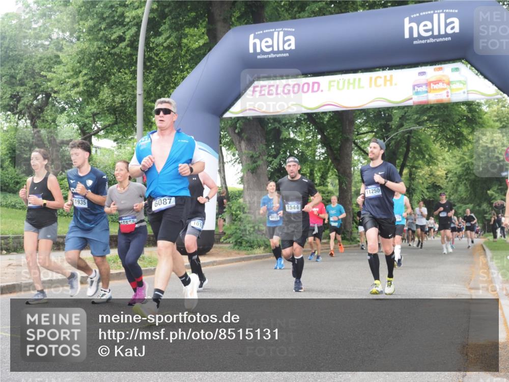 29.06.2025 - hella hamburg halbmarathon KatJ http://msf.ph/oto/8515131 29.06.2025 10:46:38 Zwischen KM18-KM19 1019, 1544, 2426, 2730, 4238, 6033, 6087, 6754 meine-sportfotos.de