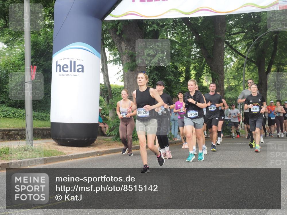 29.06.2025 - hella hamburg halbmarathon KatJ http://msf.ph/oto/8515142 29.06.2025 11:45:56 Zwischen KM18-KM19 1738, 1822, 1888, 2500, 3750, 4883, 8626 meine-sportfotos.de