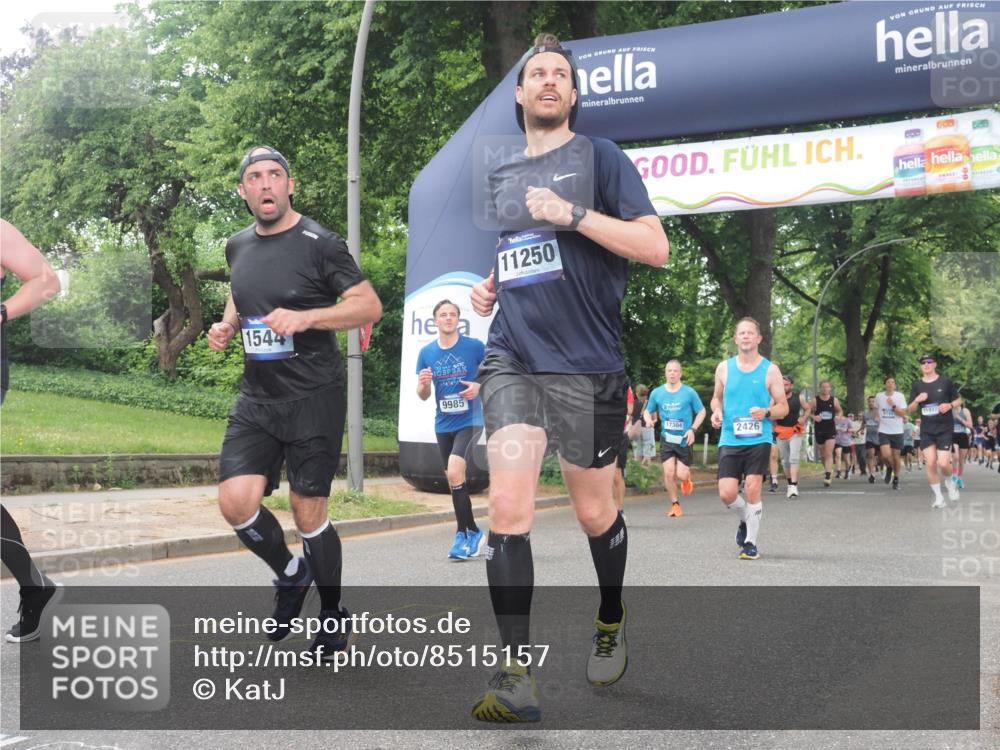 29.06.2025 - hella hamburg halbmarathon KatJ http://msf.ph/oto/8515157 29.06.2025 10:46:40 Zwischen KM18-KM19 1019, 1544, 2426, 2730, 6087, 6754 meine-sportfotos.de