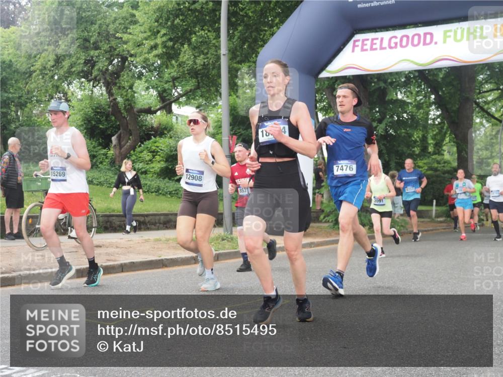 29.06.2025 - hella hamburg halbmarathon KatJ http://msf.ph/oto/8515495 29.06.2025 10:46:53 Zwischen KM18-KM19 2091, 7476, 8481, 8531 meine-sportfotos.de