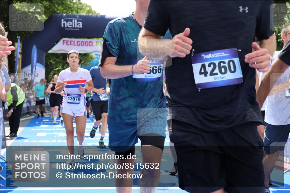 29.06.2025 - hella hamburg halbmarathon Strokosch-Dieckow http://msf.ph/oto/8515632 29.06.2025 11:44:01 Ziel 1465, 1901, 3246, 4260, 4271, 4618, 6876, 7733, 9644, 10626, 10627, 11097, 11260, 11740, 12028, 12150, 12969, 13715, 13862, 13970, 13971, 14037, 14915, 15039, 16260, 16559, 17666, 17791, 17879, 18864 meine-sportfotos.de