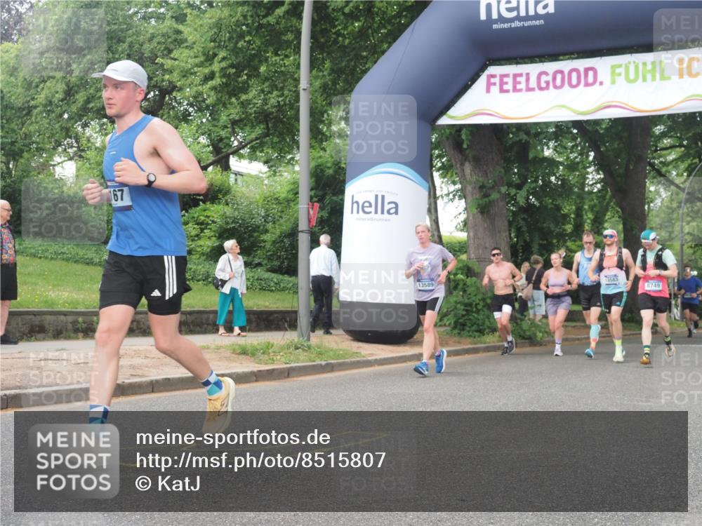 29.06.2025 - hella hamburg halbmarathon KatJ http://msf.ph/oto/8515807 29.06.2025 10:47:06 Zwischen KM18-KM19 2167, 3169, 3698, 5347, 8749 meine-sportfotos.de