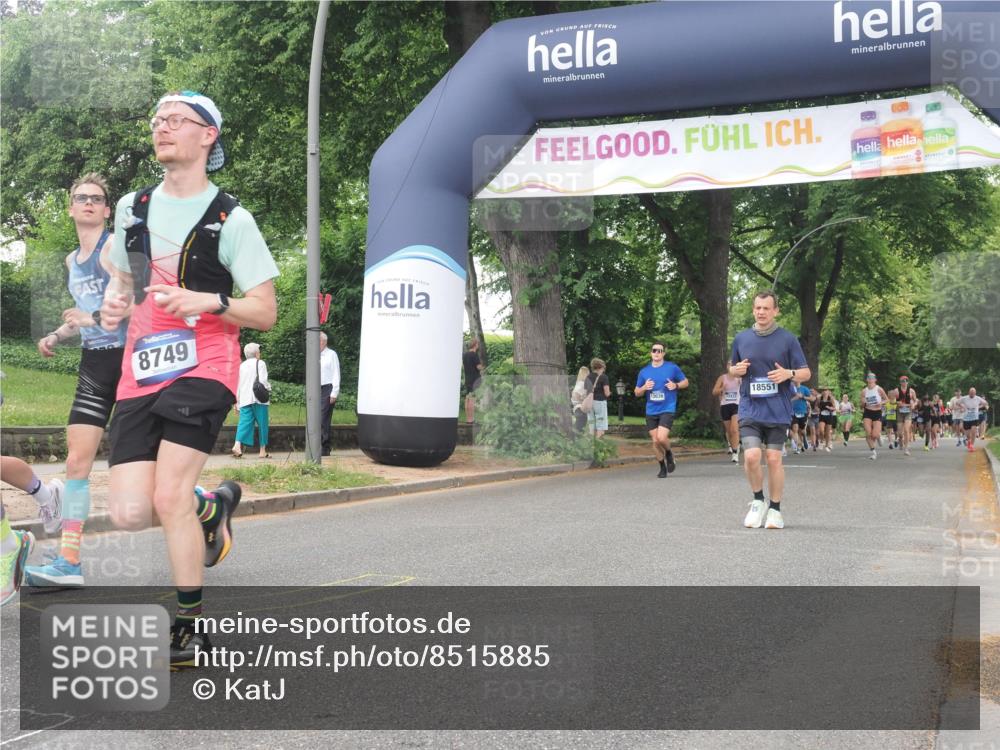 29.06.2025 - hella hamburg halbmarathon KatJ http://msf.ph/oto/8515885 29.06.2025 10:47:09 Zwischen KM18-KM19 2167, 5272, 8749 meine-sportfotos.de