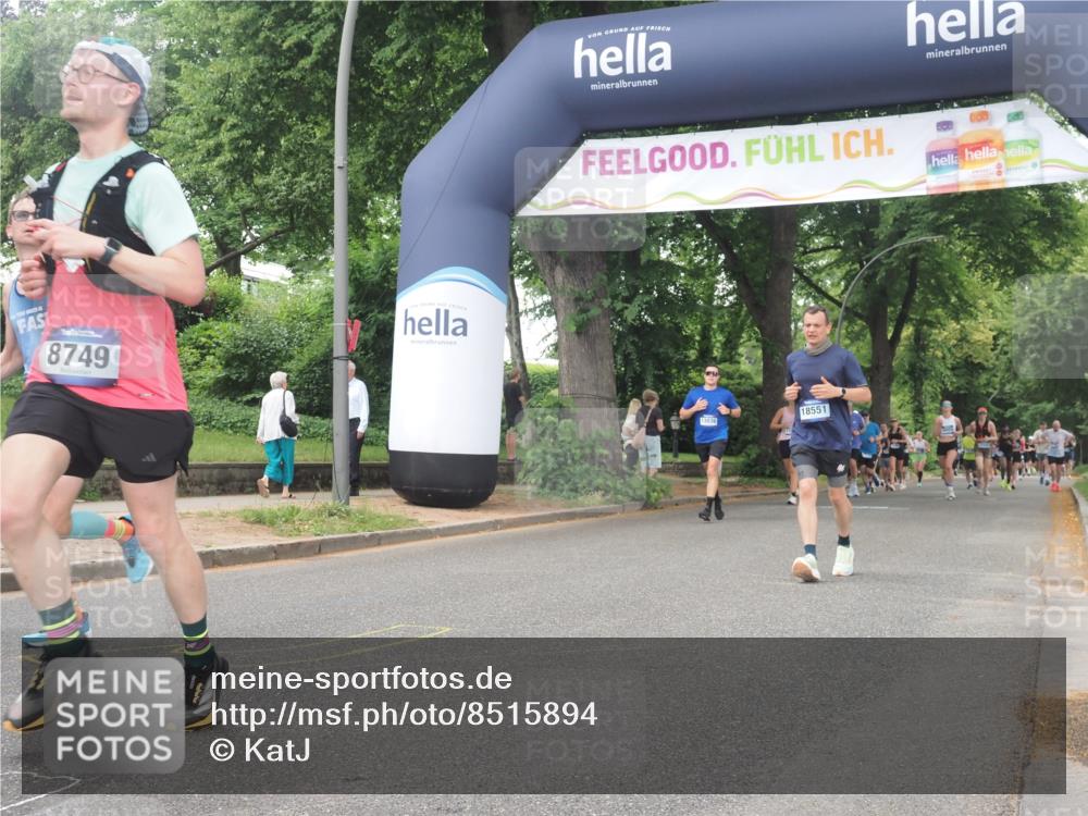 29.06.2025 - hella hamburg halbmarathon KatJ http://msf.ph/oto/8515894 29.06.2025 10:47:09 Zwischen KM18-KM19 2167, 5272, 8749 meine-sportfotos.de