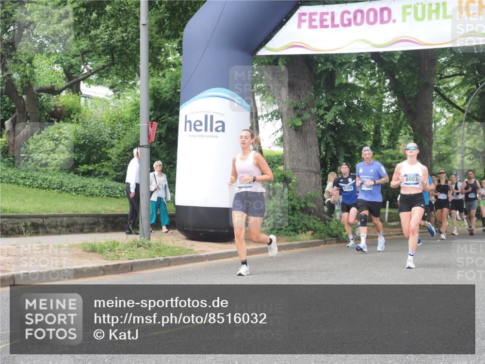 29.06.2025 - hella hamburg halbmarathon KatJ http://msf.ph/oto/8516032 29.06.2025 10:47:13 Zwischen KM18-KM19 5272, 8749 meine-sportfotos.de