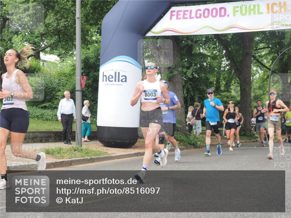 29.06.2025 - hella hamburg halbmarathon KatJ http://msf.ph/oto/8516097 29.06.2025 10:47:14 Zwischen KM18-KM19 5272, 8003 meine-sportfotos.de