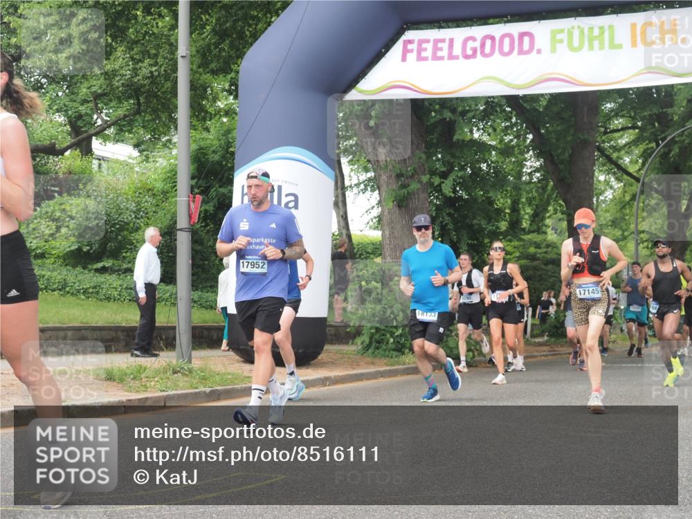 29.06.2025 - hella hamburg halbmarathon KatJ http://msf.ph/oto/8516111 29.06.2025 10:47:15 Zwischen KM18-KM19 5272, 6309, 8003 meine-sportfotos.de