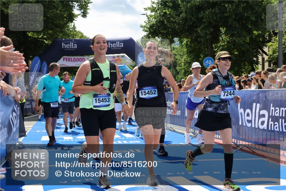 29.06.2025 - hella hamburg halbmarathon Strokosch-Dieckow http://msf.ph/oto/8516200 29.06.2025 11:44:13 Ziel 1192, 1869, 2299, 3882, 3883, 6137, 6876, 7244, 7733, 8582, 8745, 8967, 9455, 11479, 11513, 11514, 11550, 11826, 13018, 13030, 13715, 13848, 13861, 14127, 14406, 14915, 14937, 15030, 15452, 15453, 15617, 15618, 16582, 16706, 17041, 17791, 18400, 18401, 18888 meine-sportfotos.de